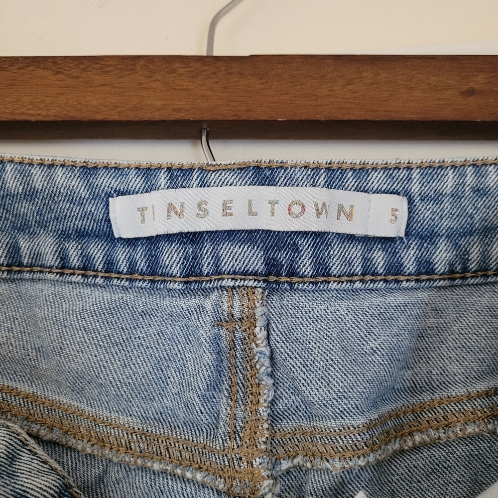 Shorts - Picture 3 of 4